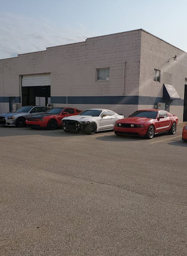 Vehicles outside the Full Throttle Performance shop